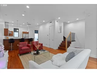 Photo #4: 557678934 Listing 