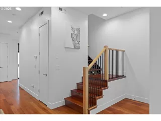 Photo #5: 557678934 Listing 
