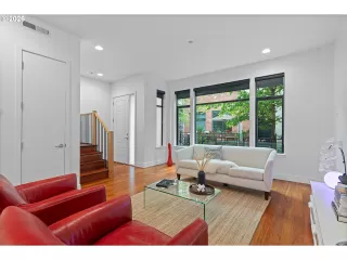 Photo #6: 557678934 Listing 