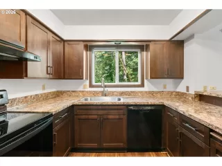 Photo #4: 558044626 Listing
