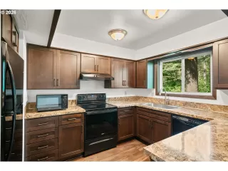 Photo #5: 558044626 Listing