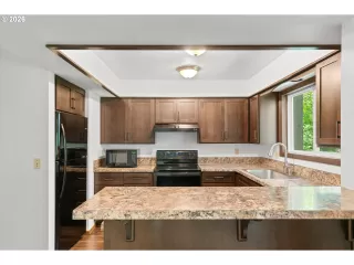 Photo #6: 558044626 Listing