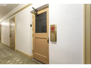 Photo #3: 558191242 Listing 