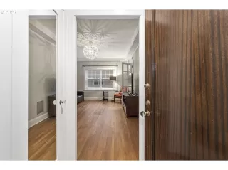 Photo #5: 558191242 Listing 