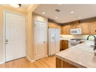 Photo #2: 559090877 Listing