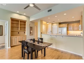 Photo #5: 559090877 Listing