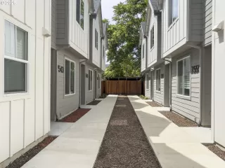 Photo #4: 559666296 Listing 