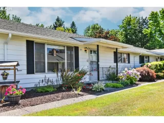 More Details about MLS # 559815705 : 569 NE FLEMING AVE