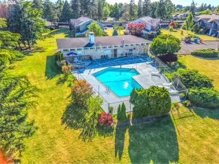 Photo #4: 560182926 Listing