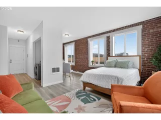 Photo #4: 560610955 Listing