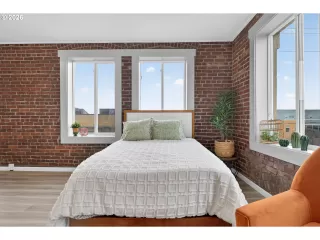 Photo #5: 560610955 Listing