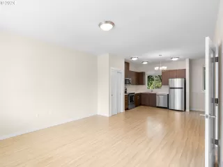 Photo #5: 560695812 Listing