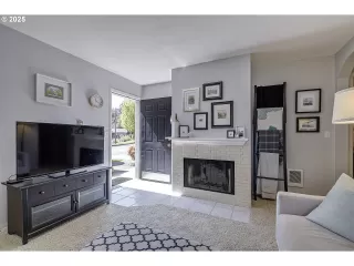 Photo #4: 560844838 Listing 