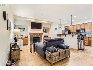 Photo #3: 560894771 Listing 