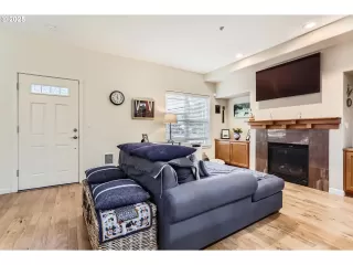 Photo #4: 560894771 Listing 