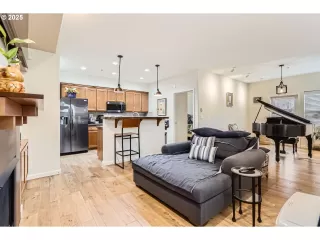 Photo #5: 560894771 Listing 