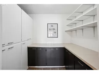 Photo #6: 561128405 Listing