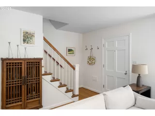 Photo #3: 561176354 Listing