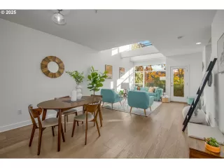 Photo #5: 561306272 Listing