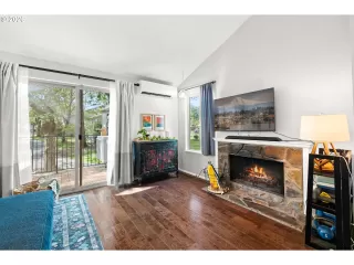Photo #4: 561316869 Listing 