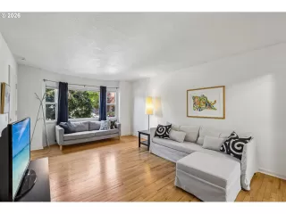 Photo #6: 561805685 Listing 