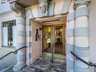 Photo #3: 562379480 Listing 