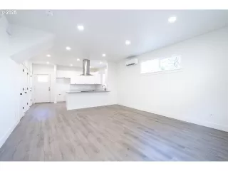 Photo #2: 562400329 Listing 