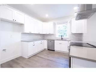 Photo #6: 562400329 Listing 