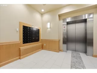 Photo #5: 562411022 Listing