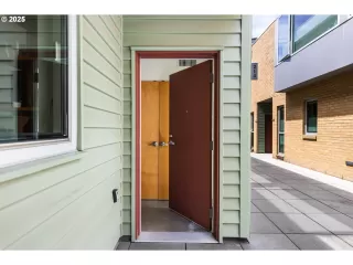 Photo #1: 562445442 Listing