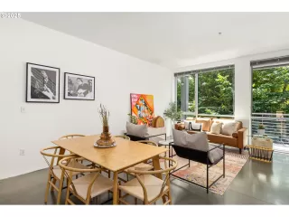 Photo #4: 562445442 Listing