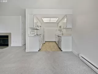 Photo #5: 562875631 Listing