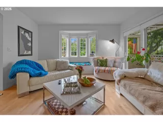 Photo #6: 563272636 Listing