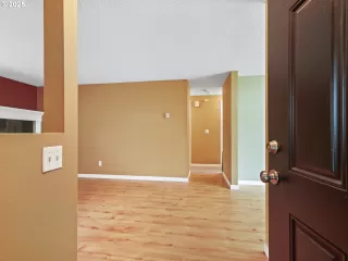 Photo #3: 563393787 Listing