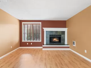 Photo #4: 563393787 Listing