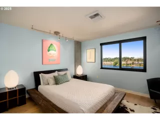 Photo #3: 563539754 Listing