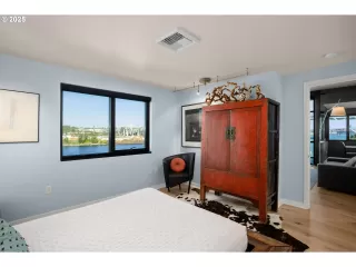 Photo #4: 563539754 Listing