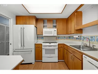 Photo #2: 563586452 Listing