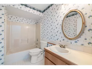 Photo #4: 563586452 Listing