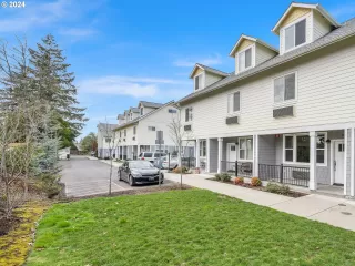 Photo #4: 563788075 Listing