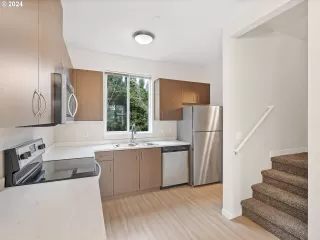 Photo #6: 563788075 Listing