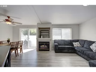 Photo #5: 564541407 Listing