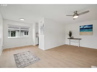 Photo #2: 564676316 Listing