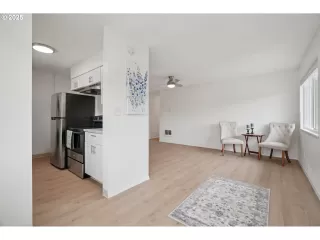 Photo #6: 564676316 Listing