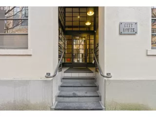 Photo #3: 565068370 Listing 