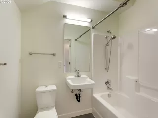 Photo #3: 565105932 Listing 