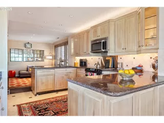 Photo #3: 565570312 Listing