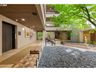 Photo #5: 565570312 Listing