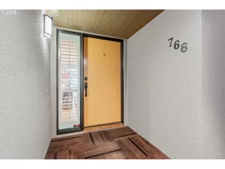 Photo #6: 565570312 Listing