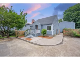 More Details about MLS # 565765911 : 6240 SW LOMBARD AVE